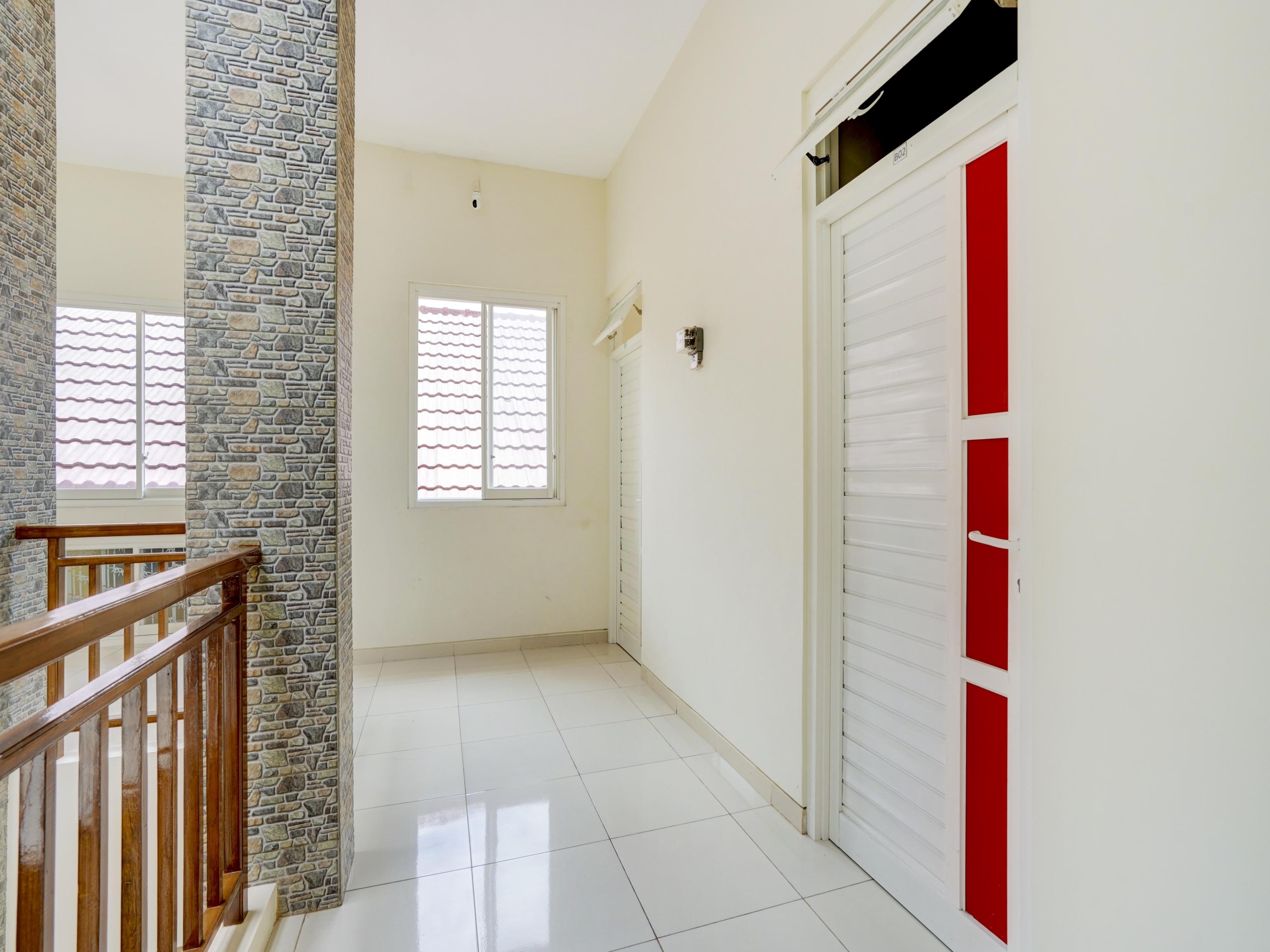 Oyo 90173 Innapp Tenggilis Family Residence Surabaya Luaran gambar