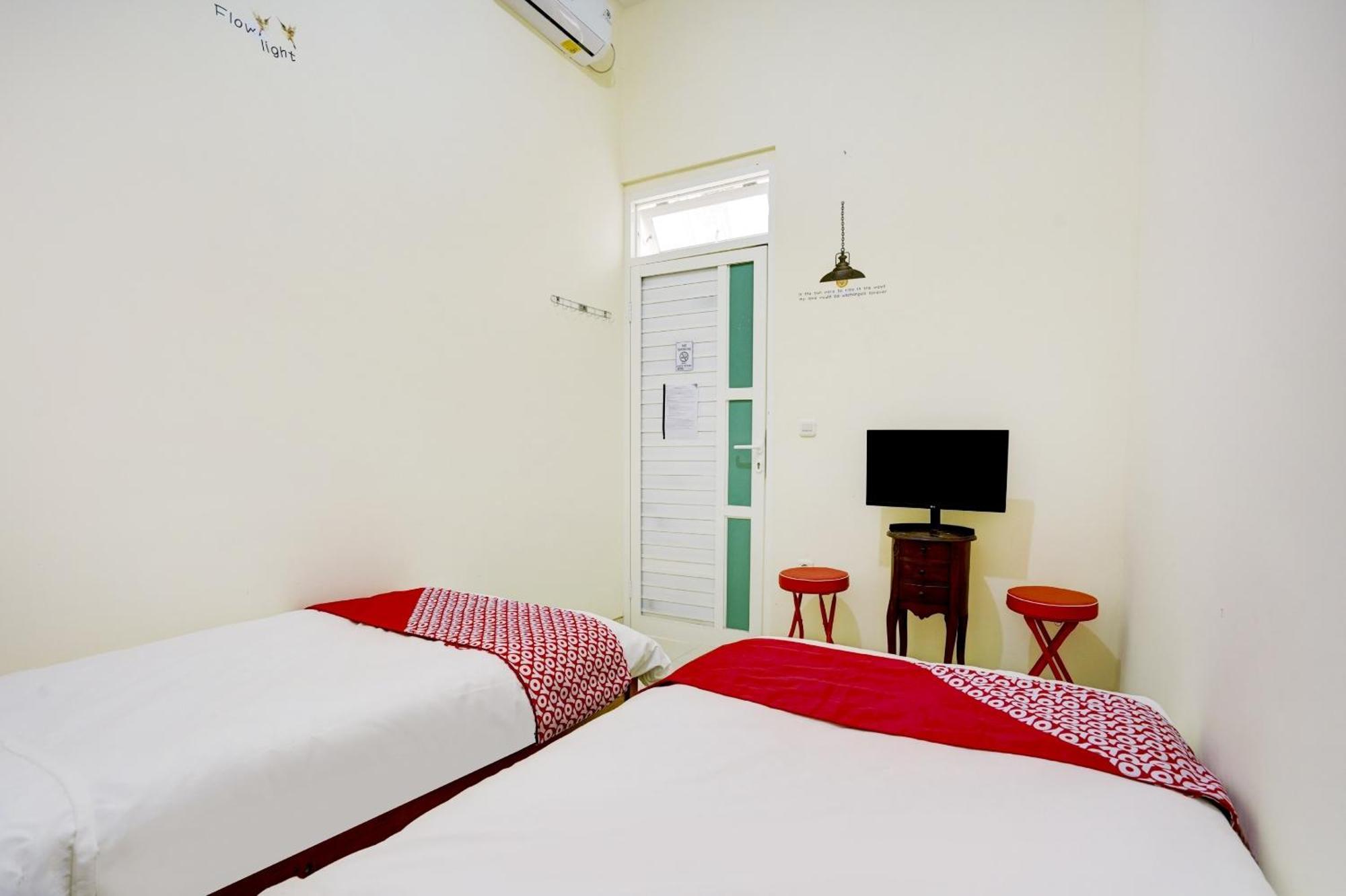 Oyo 90173 Innapp Tenggilis Family Residence Surabaya Luaran gambar